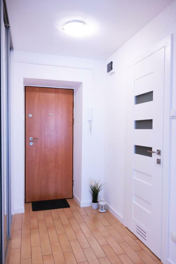 Chill & Explore By Cooee Apartments Varsovia Exterior foto
